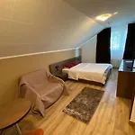 Des Fleurs Motel