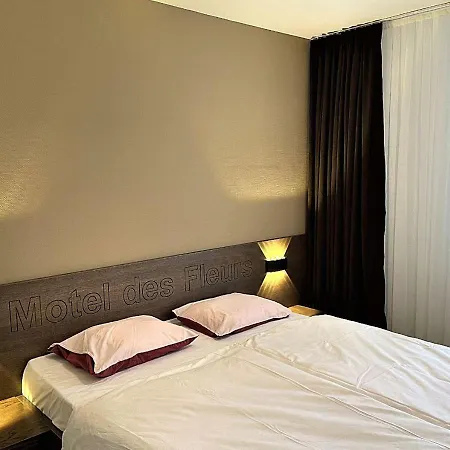 Des Fleurs Motel 3*
