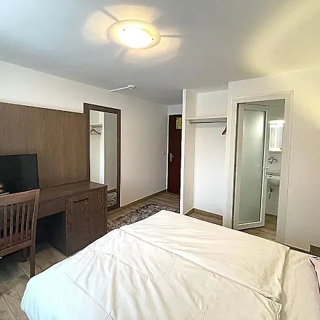 Motel Des Fleurs Servion