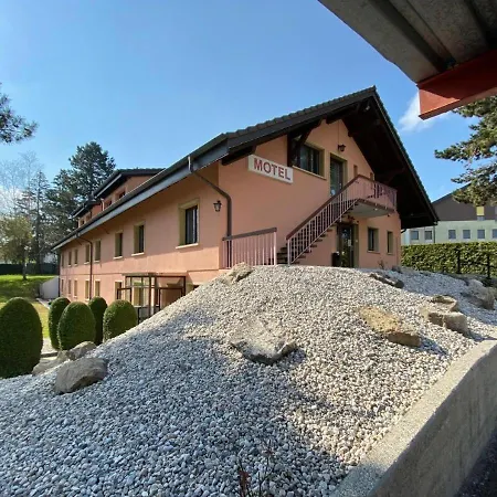 Motel Des Fleurs 3*