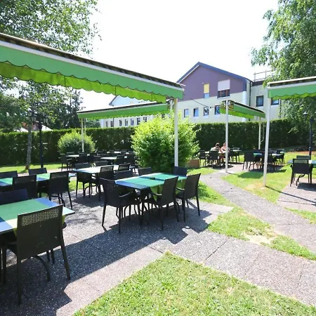 Des Fleurs Motel Servion